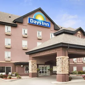*** Hotel Days By Wyndham Airport Canada